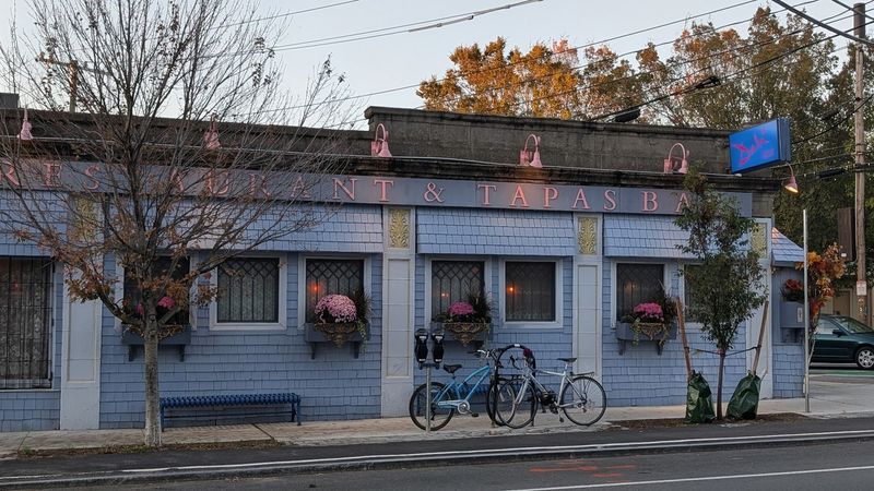 Dali Restaurant (Somerville)