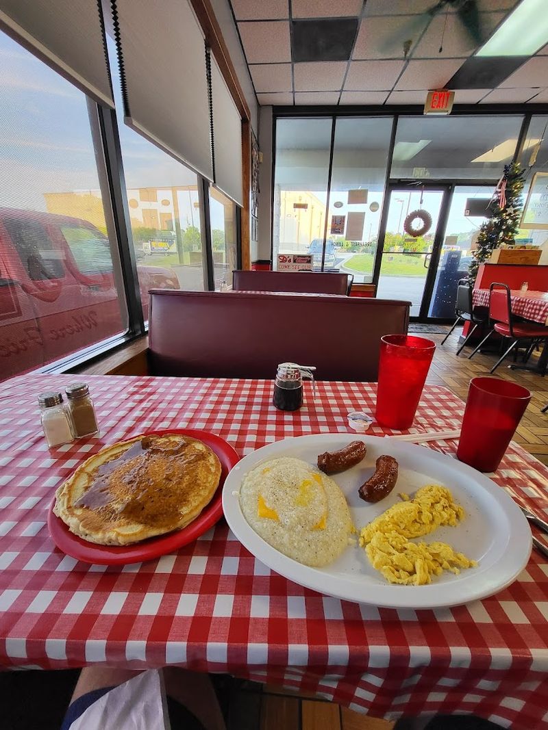 D's Friendly Diner — Statesboro