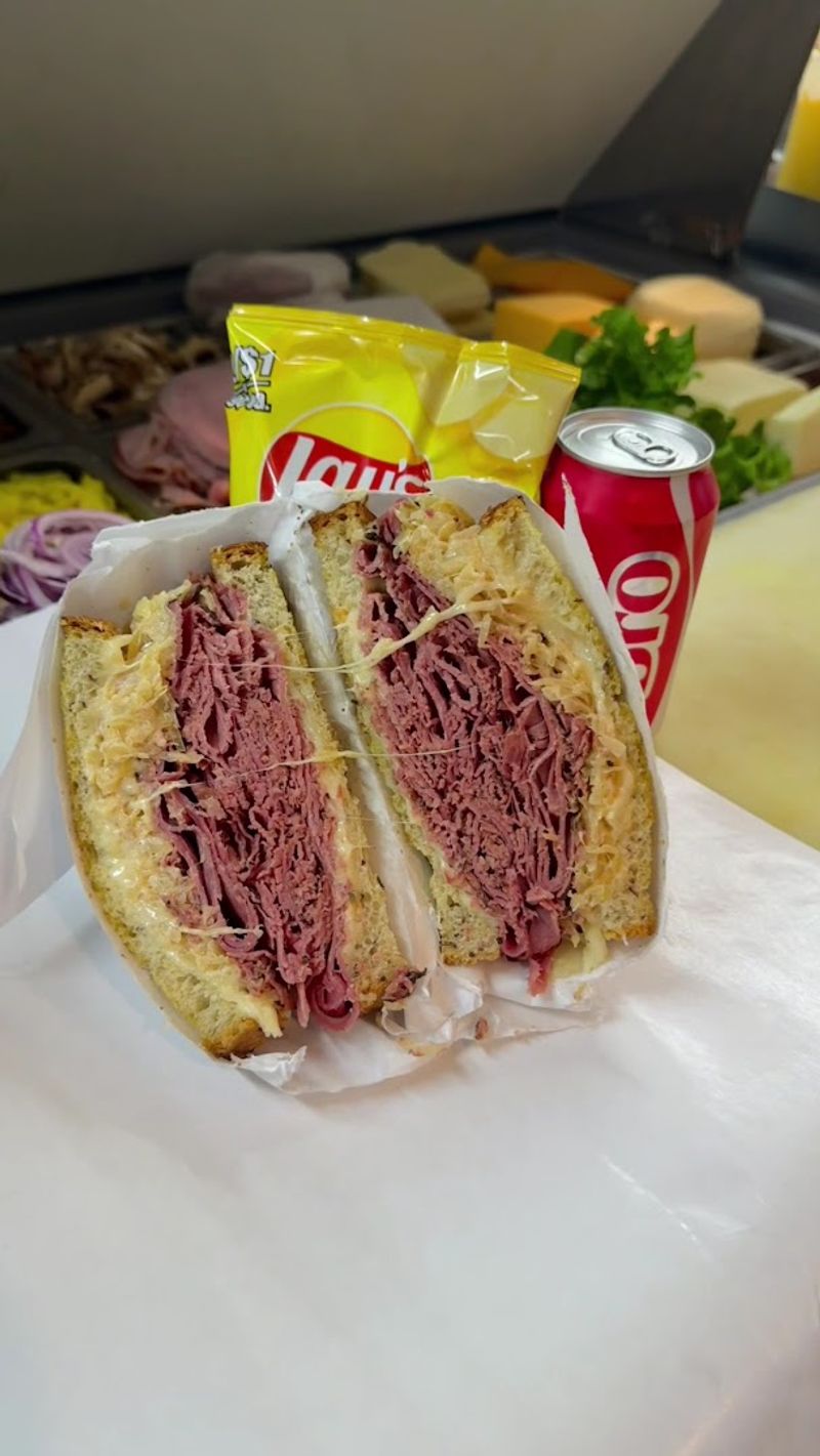 Ray&rsquo;s Deli and More