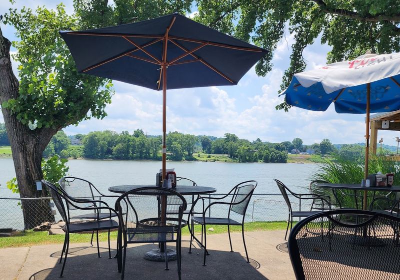 Boathouse BBQ - Marietta