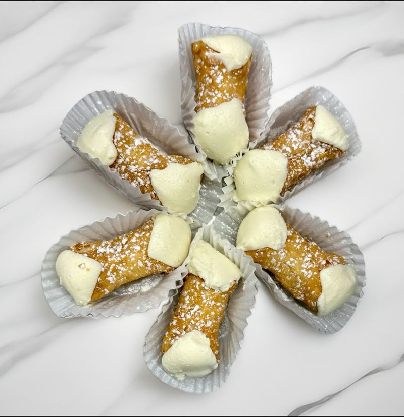 Mike's Pastry