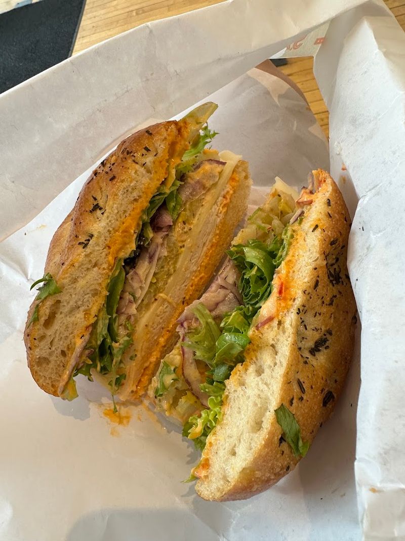 Cutty's &mdash; Brookline