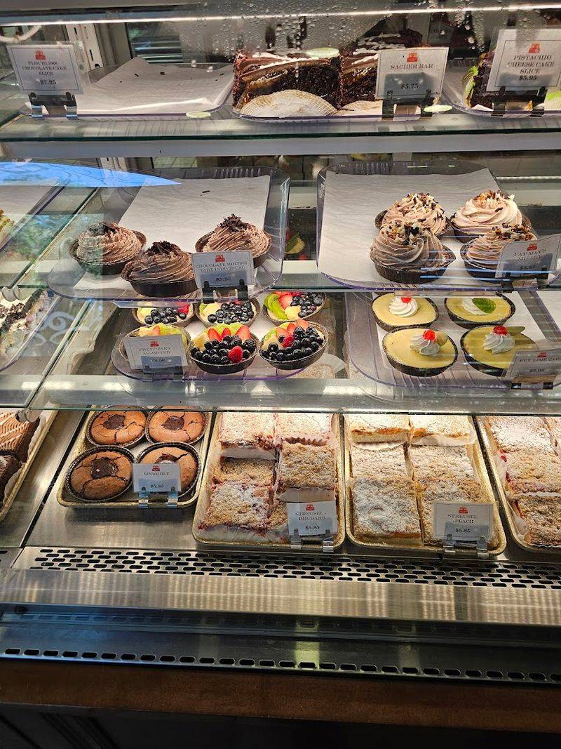 Yalaha Bakery - Yalaha