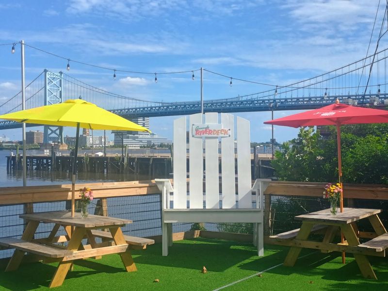Cavanaugh&rsquo;s River Deck