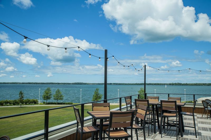Pier 6 Rooftop Bar & Restaurant 