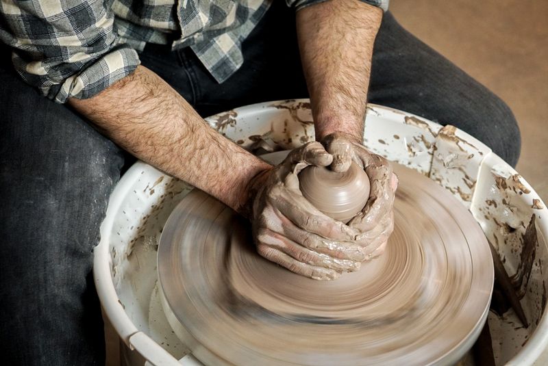 Clay Lounge