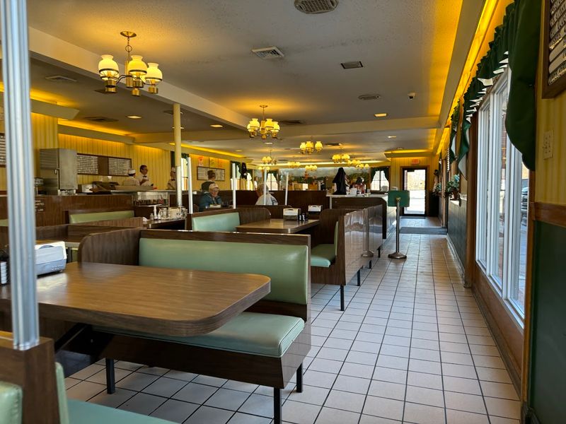 Shady Glen Restaurant and Ice Cream Parlor