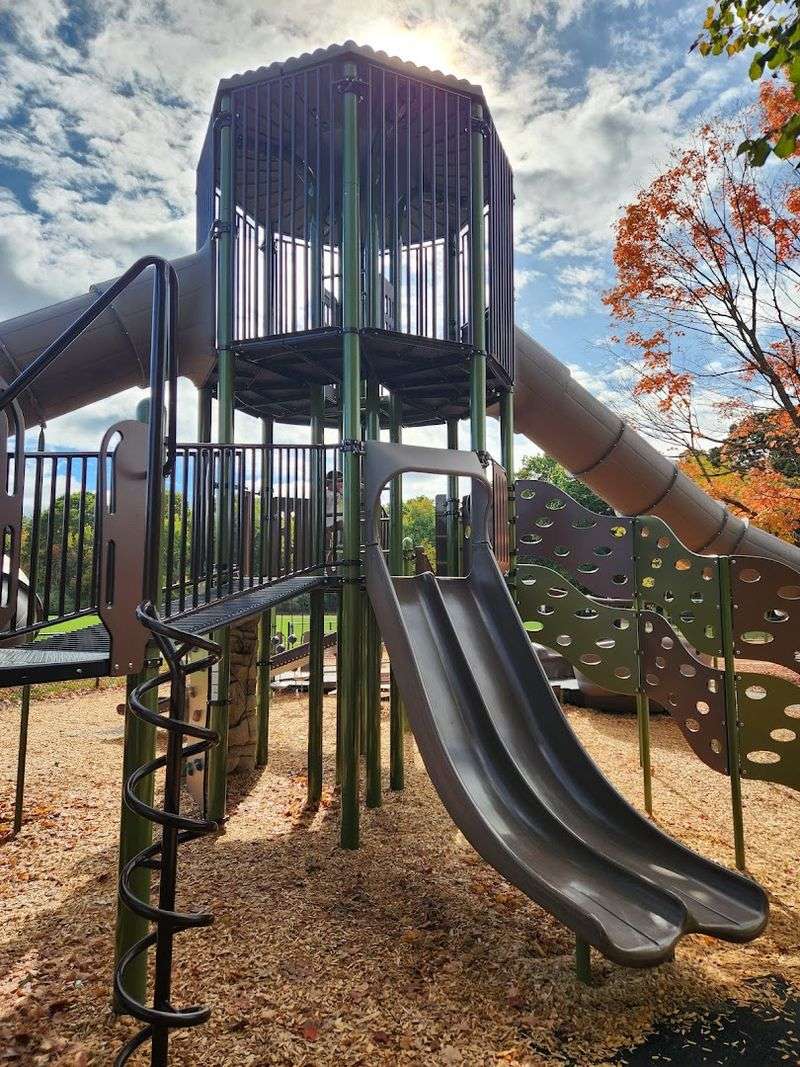 Friendship Park - Roberts Field (Chelmsford)
