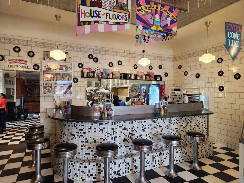 House of Flavors Restaurant