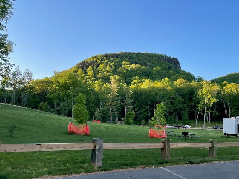 Sleeping Giant State Park Trail - Hamden, New Haven County