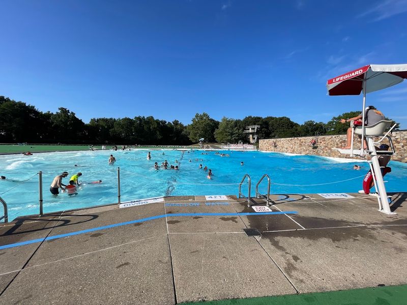 Settlers Cabin Wave Pool - Pittsburgh