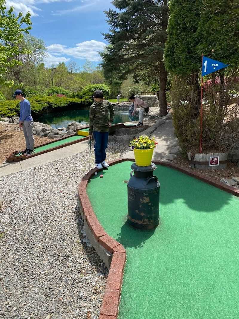 Old Sawmill Miniature Golf (Oxford)