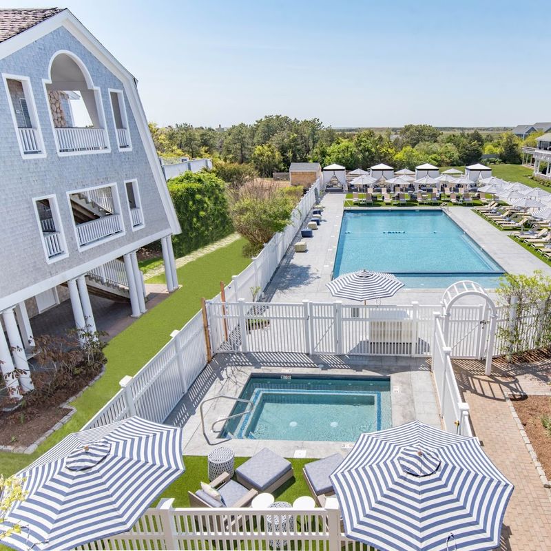 Winnetu Oceanside Resort 