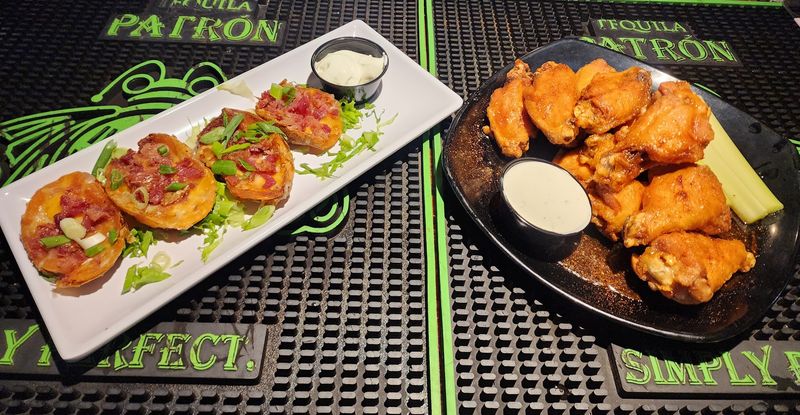 Sidelines Sports Bar & Grill 