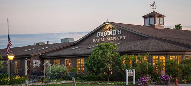 Brown's Orchards & Food Market - Loganville, York County
