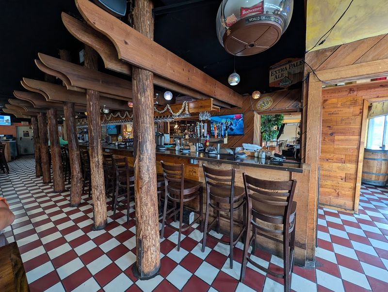 Gino's Restaurant & Bar (Tampa)