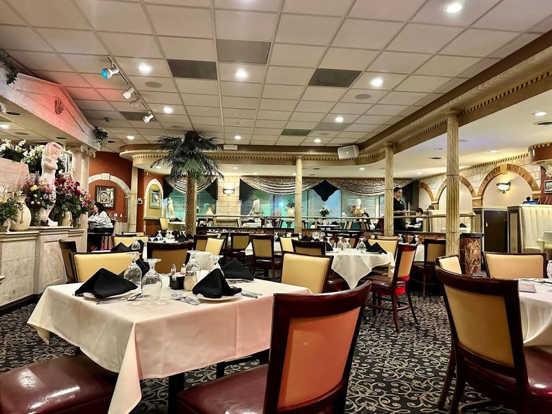 Luciano’s Italian Restaurant – Clinton Township