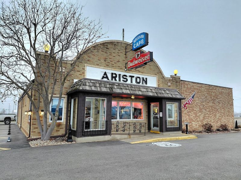 Ariston Caf&eacute; &mdash; Litchfield