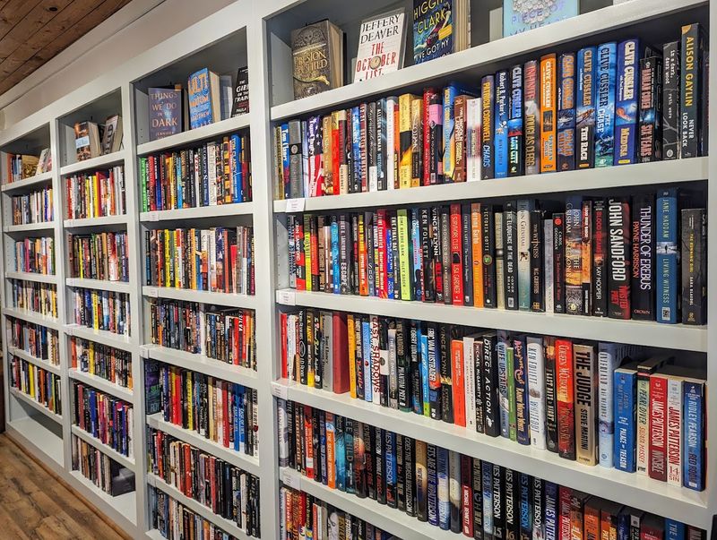 Alleyway Bookstore - Apex