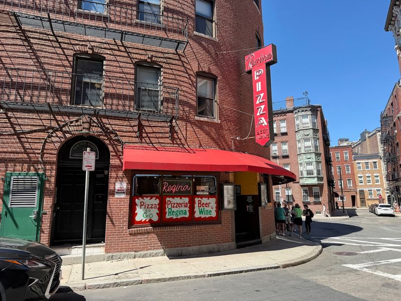 Regina Pizzeria (North End Original)