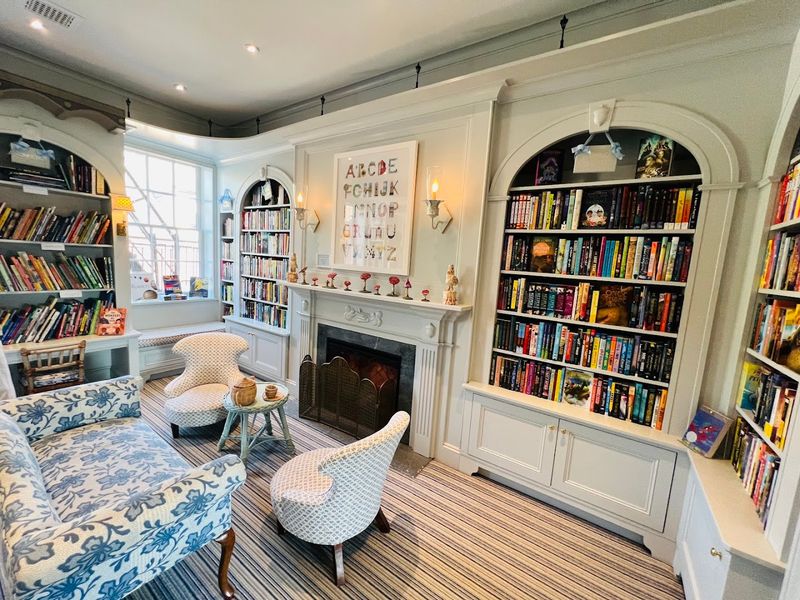 Beacon Hill Books & Caf&eacute; - Boston