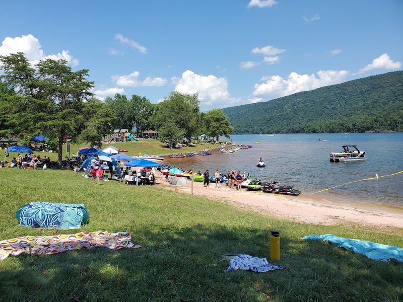 Seven Points Beach at Raystown Lake