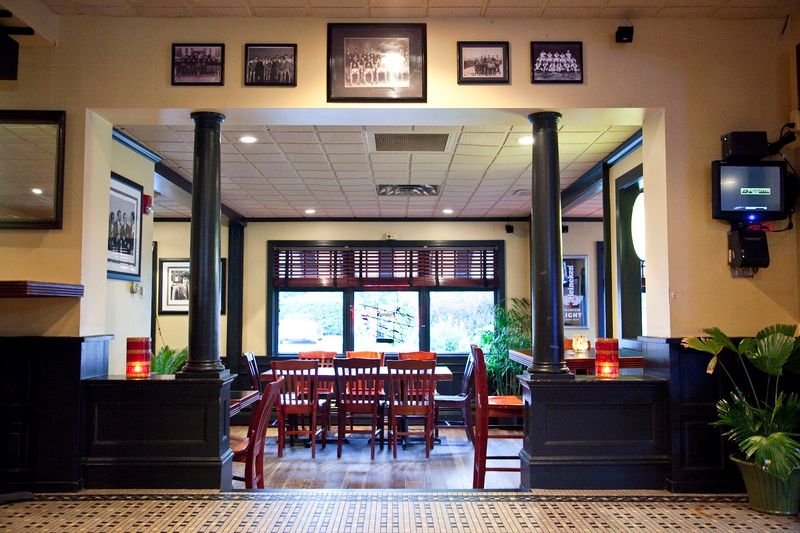 PJ Whelihan's Pub + Restaurant