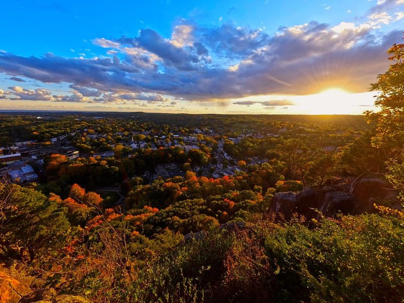 West Rock Ridge Trail