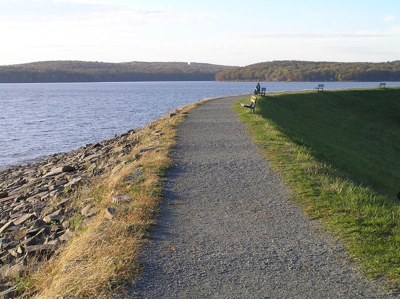 Lake Wallenpaupack &mdash; The Pocono Lake Escape With Vacation Energy