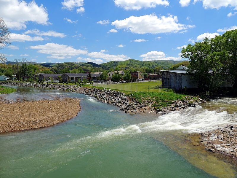 White Sulphur Springs &ndash; Warren County
