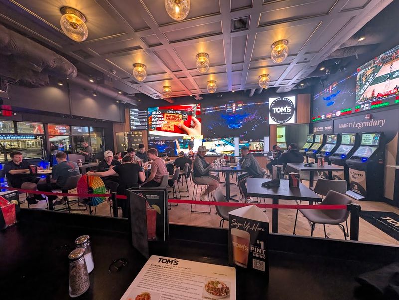Tom's Watch Bar – The Banks (Cincinnati, OH)
