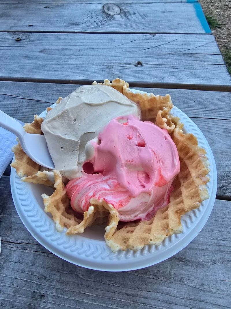 Buck's Soft Serve (Woodstock Valley, CT)