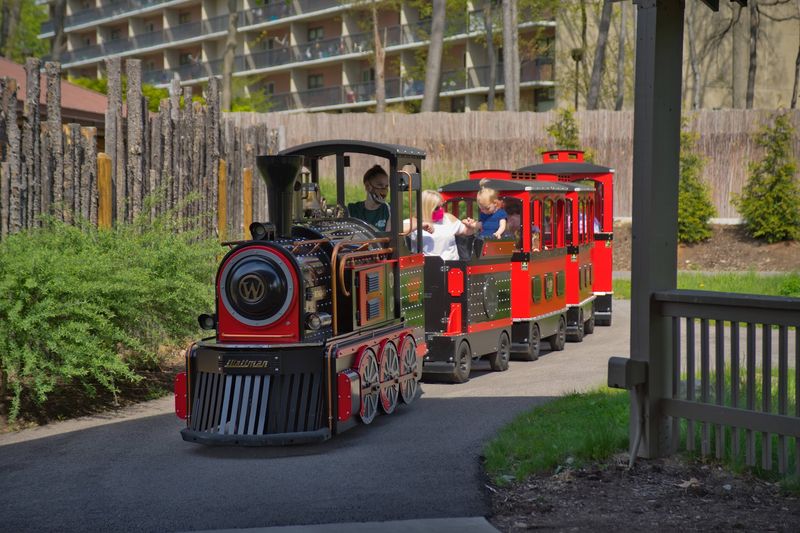 Akron Zoo