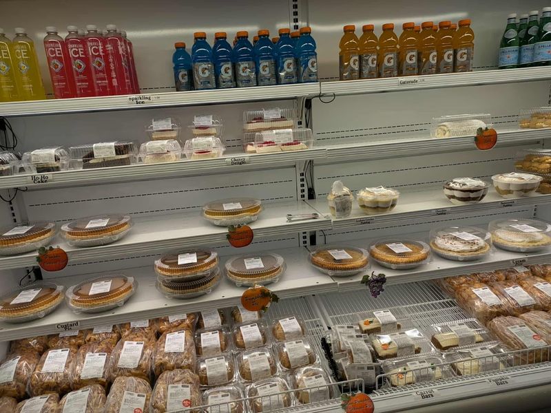 Amish Door Village Bakery
