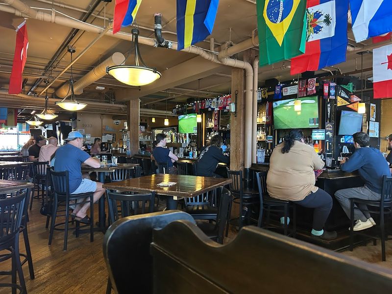 SpeakEZ Lounge (Grand Rapids)