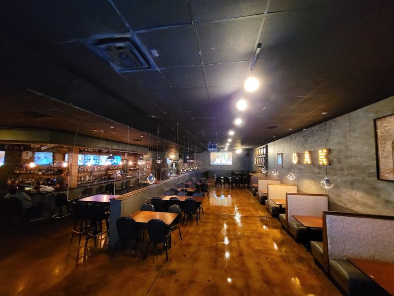Oak and Embers Tavern - Chesterland