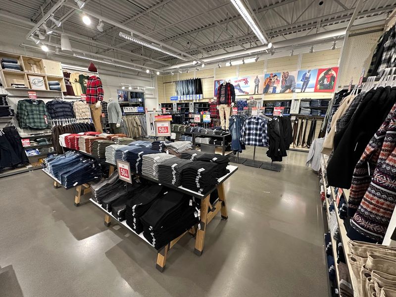 A Smaller Outlet Center With an Easier Shopping Flow