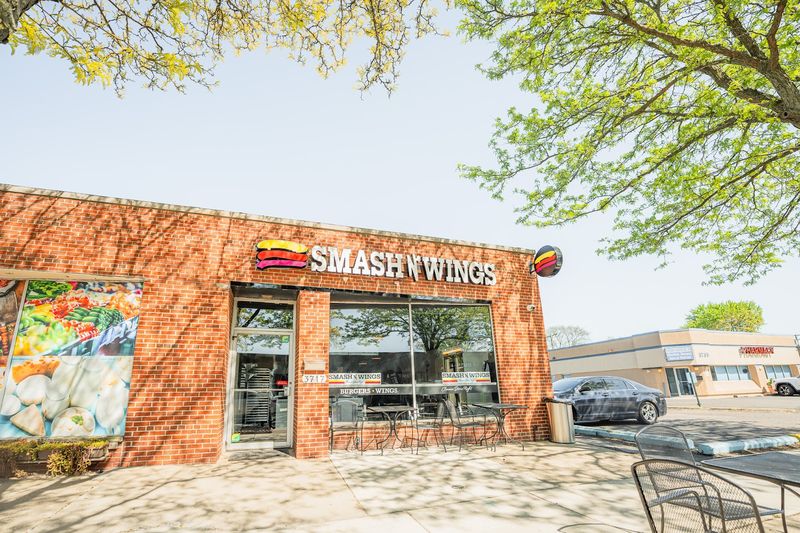 Smash N Wings (Dearborn)