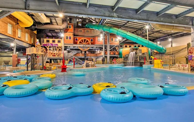 Gold Rush Indoor Waterpark at Double JJ Resort (Rothbury)