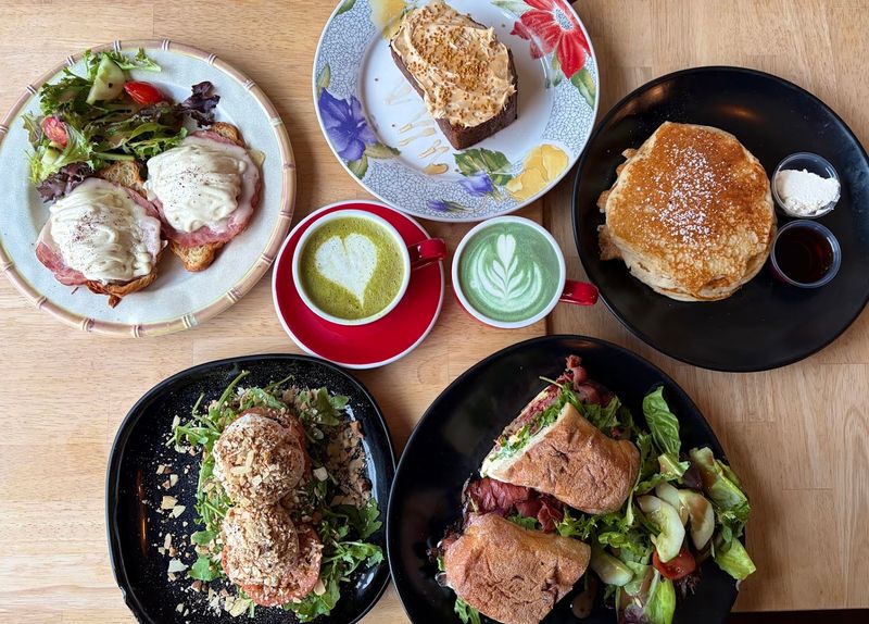 Milk and Honey Cafe, Bethlehem, Northampton