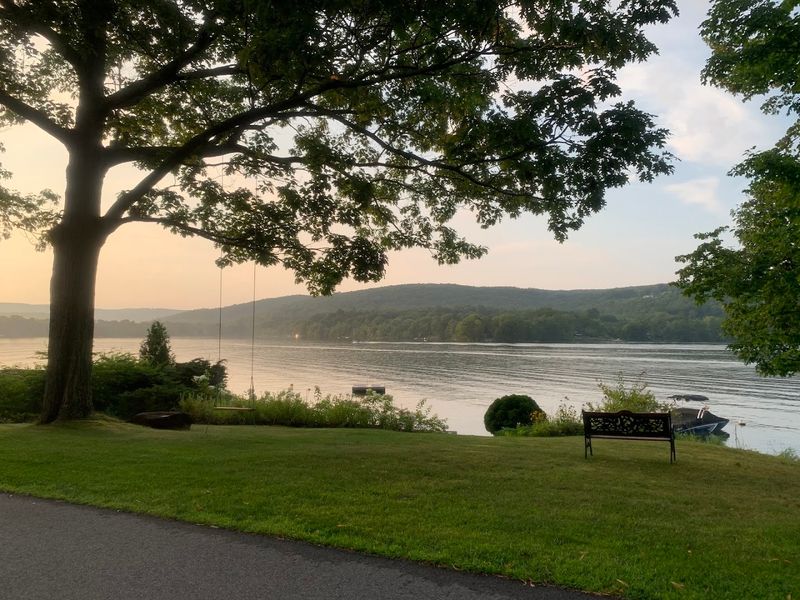 Lake Waramaug 