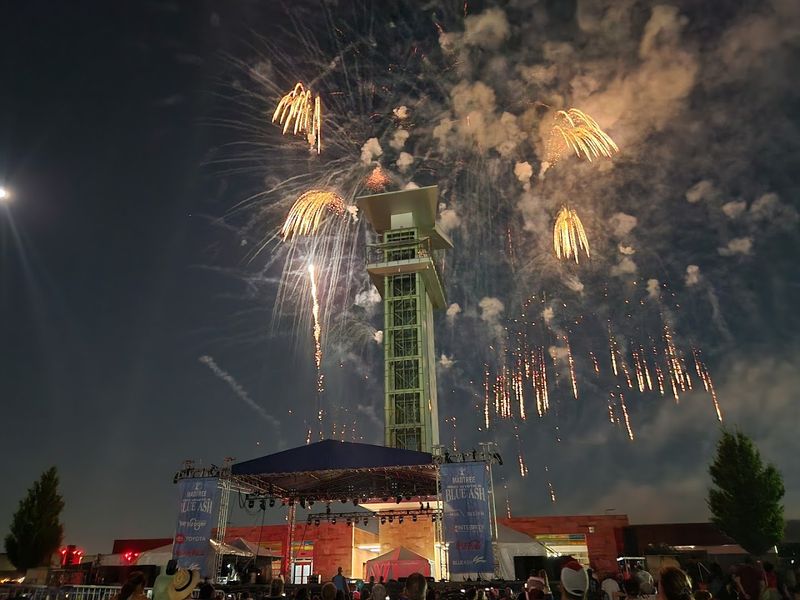 Red, White & Blue Ash &mdash; Blue Ash