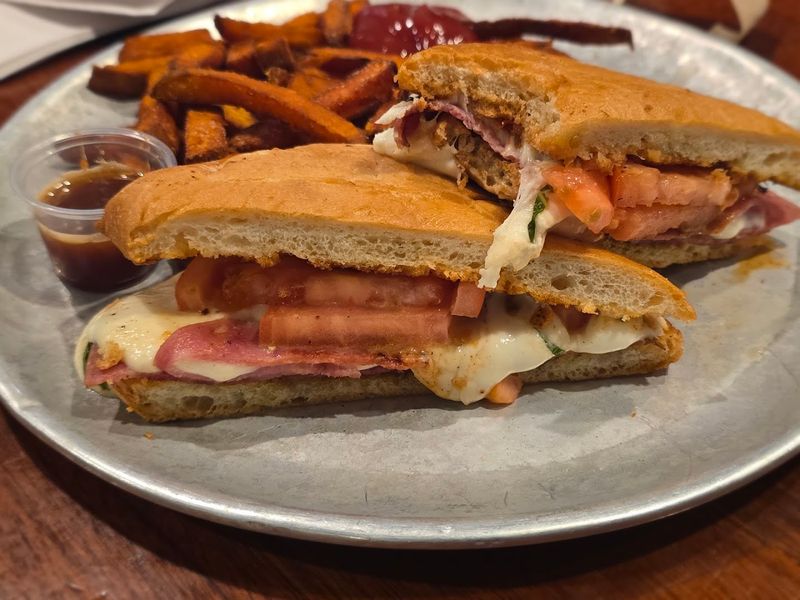 Relish Craft Kitchen & Bourbon Bar 