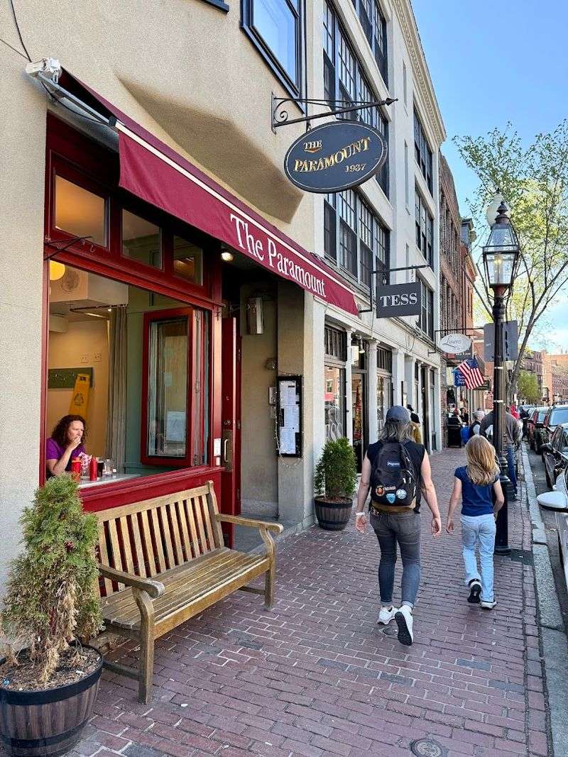 The Paramount &ndash; Beacon Hill, Boston