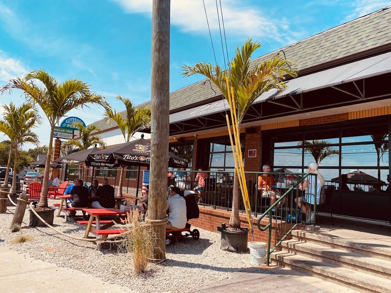 Dive Bar & Restaurant
