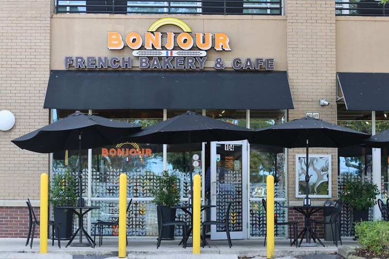 Bonjour French Bakery & Cafe - Kendall — Miami