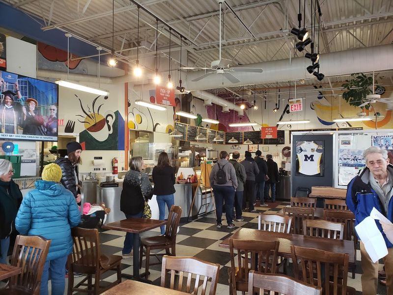 Dimo's Deli & Donuts (Ann Arbor)