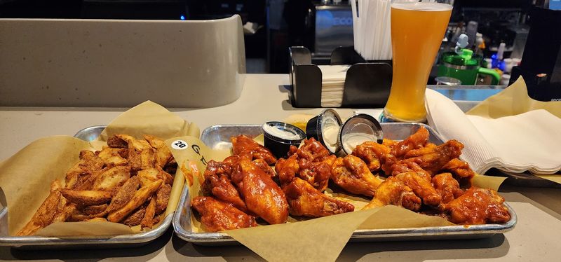 Buffalo Wild Wings (Westland)