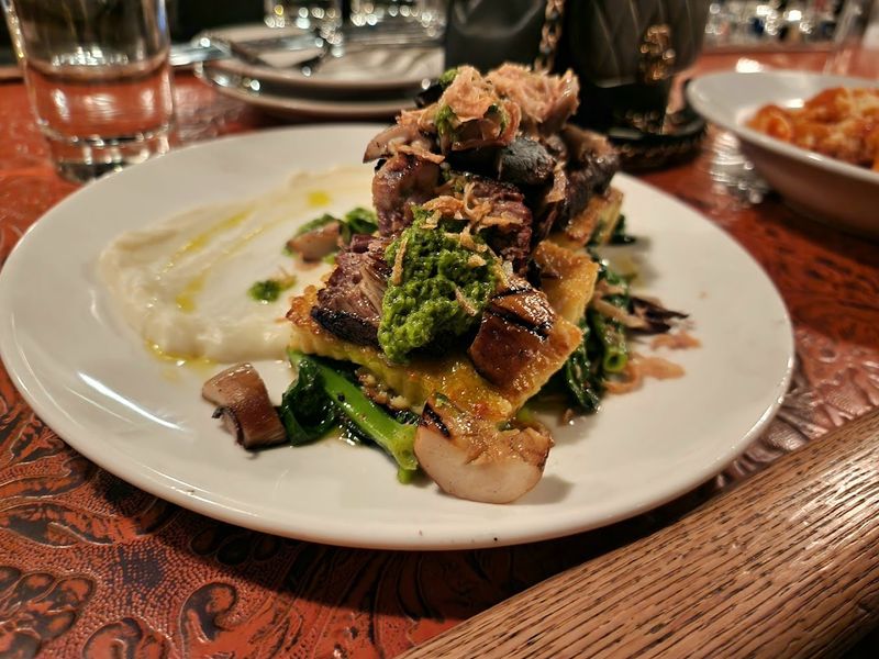 The Red Hen - Alexandria