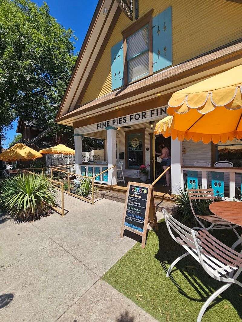 Emporium Pies – Dallas, TX